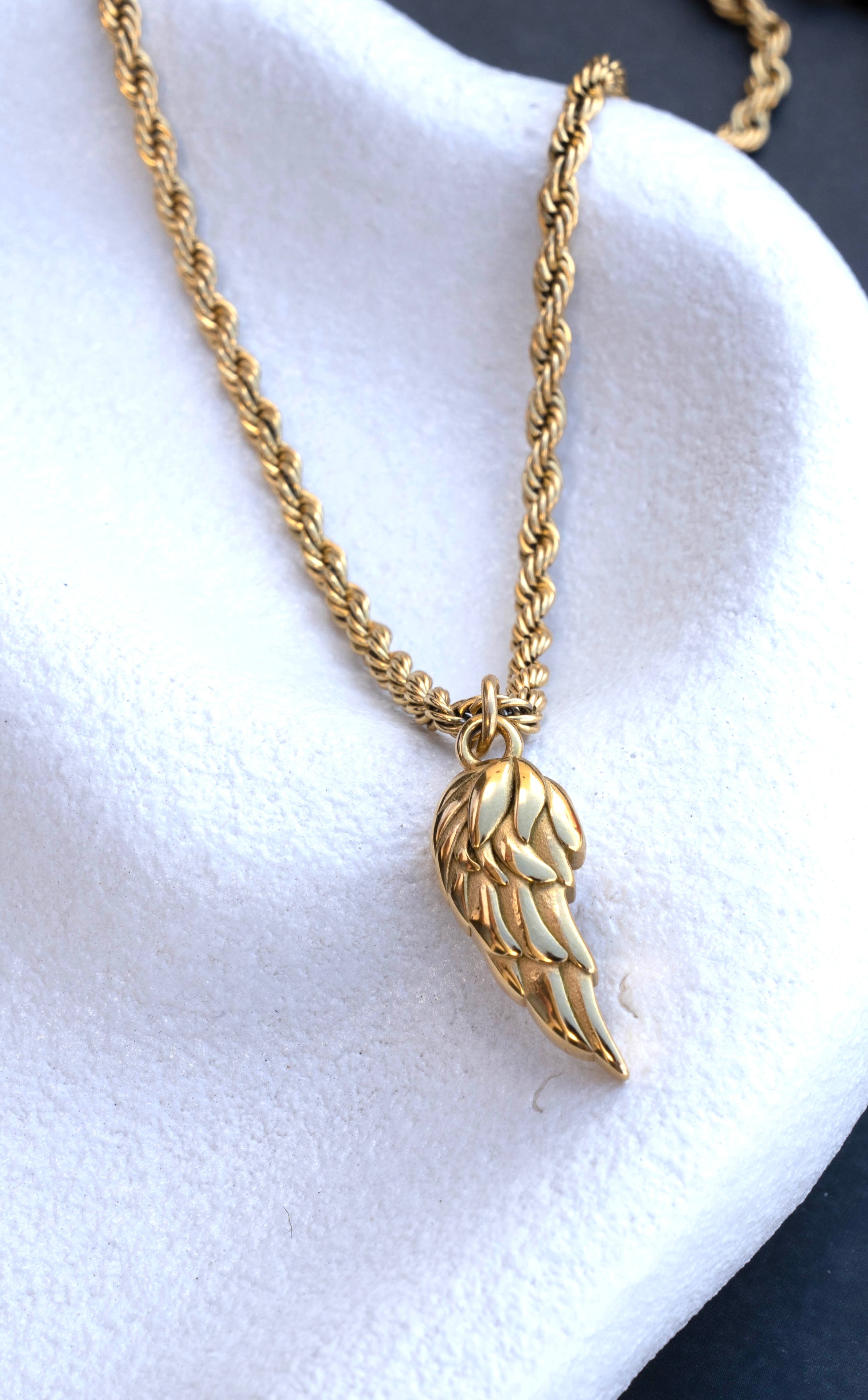 WING PENDANT (GOLD)