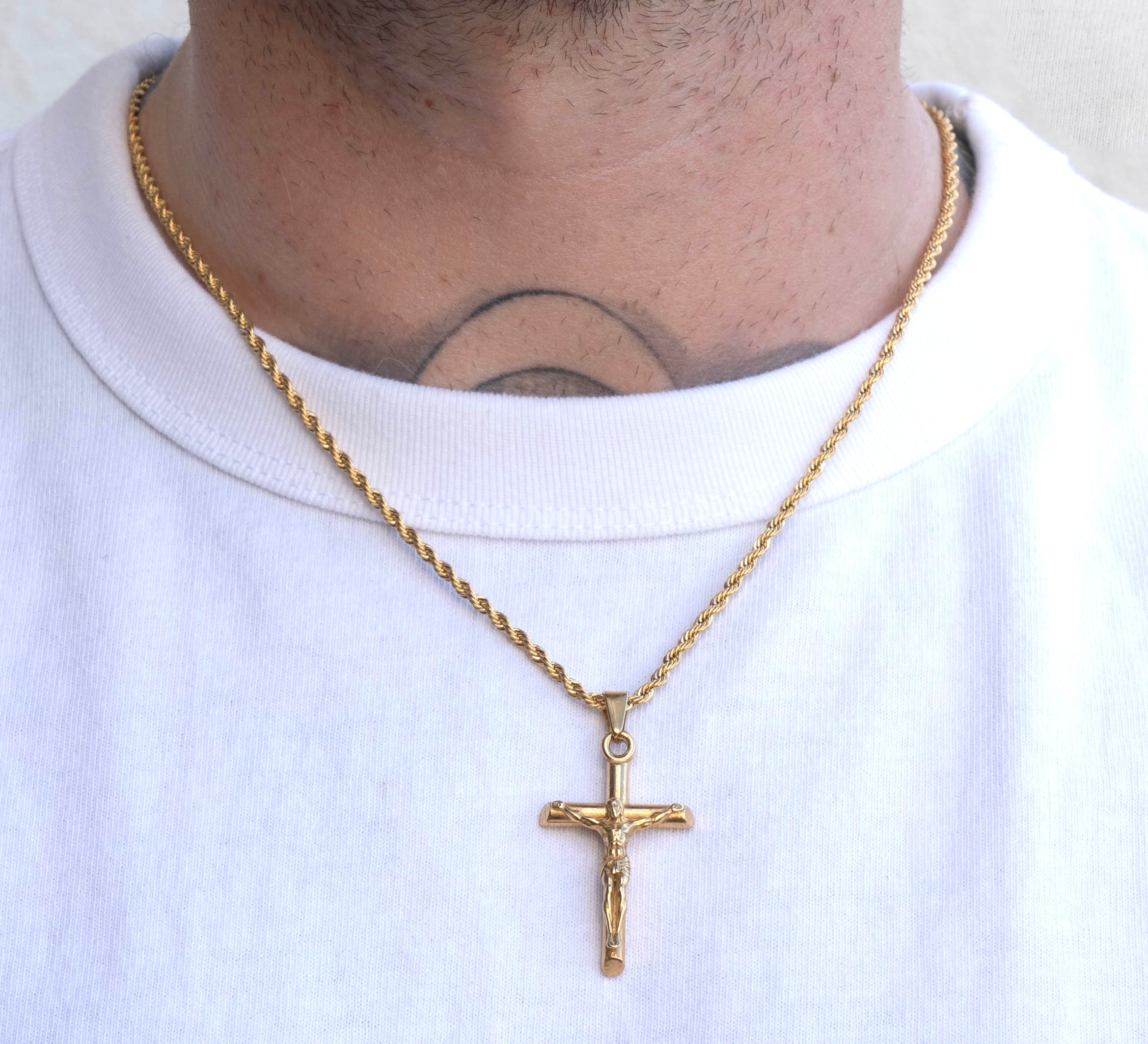 CRUCIFIX PENDANT (GOLD)