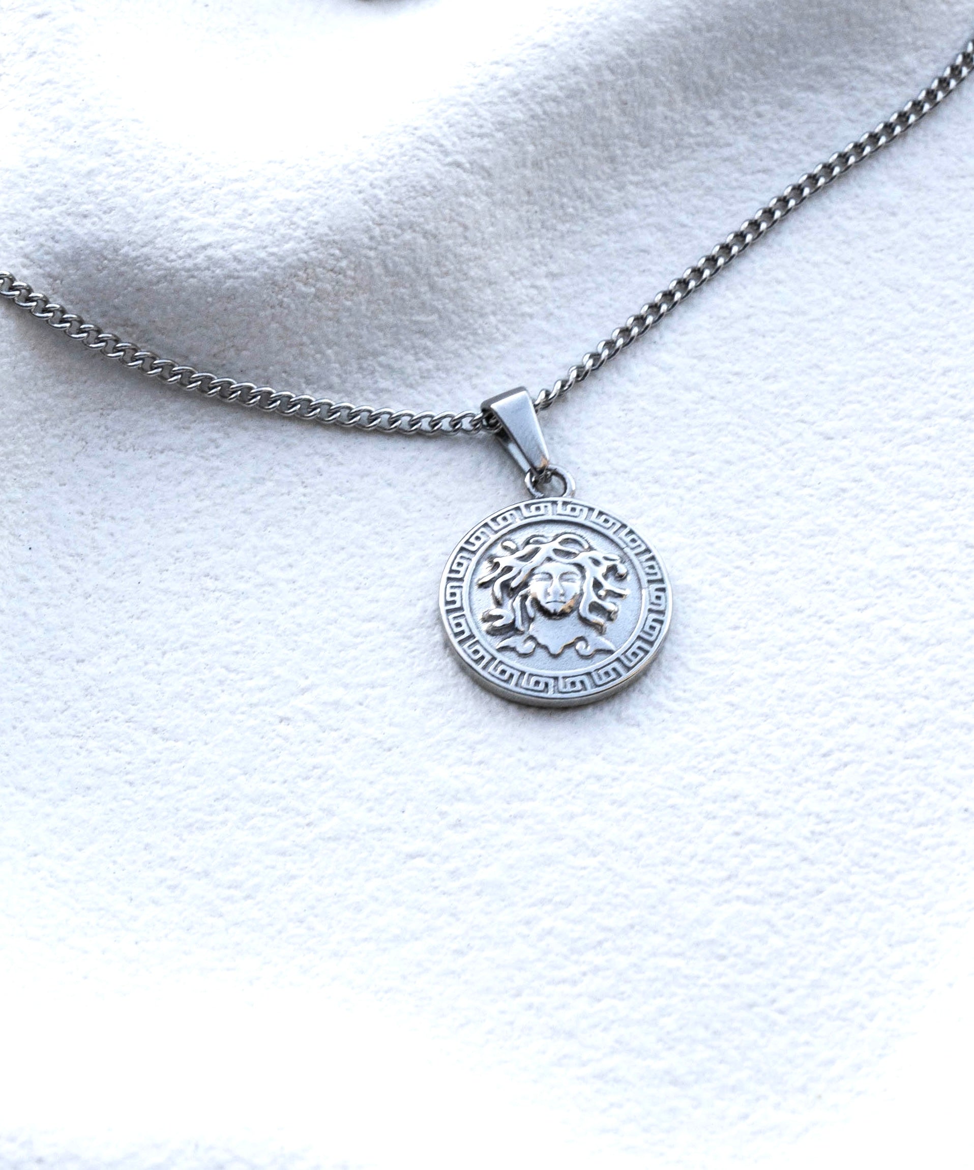 MEDUSA PENDNT (SILVER)